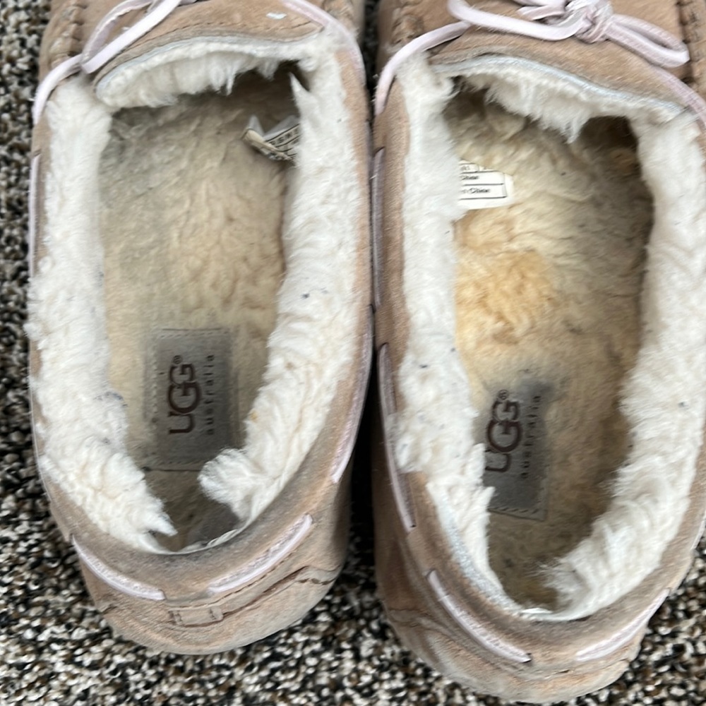 Ugg Dakota Slipper, worn - Picture 6 of 7